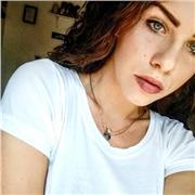 laureata in lingue e letterature straniere con lode